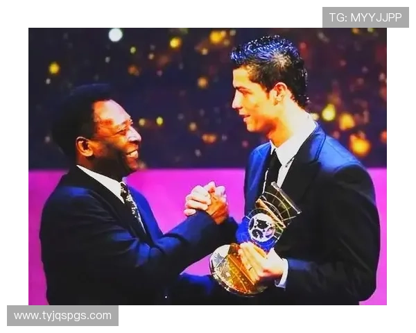 足球巨星C罗化身银发老人展现人生智慧与足球魅力的精彩瞬间